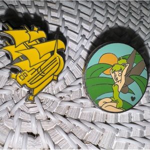 Disney Trading Pins : Tinkerbell and Pirate Ship pin
